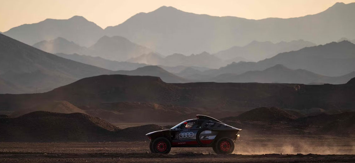 Dakar-2024: Ekström signe le premier temps du prologue auto, Schareina en moto