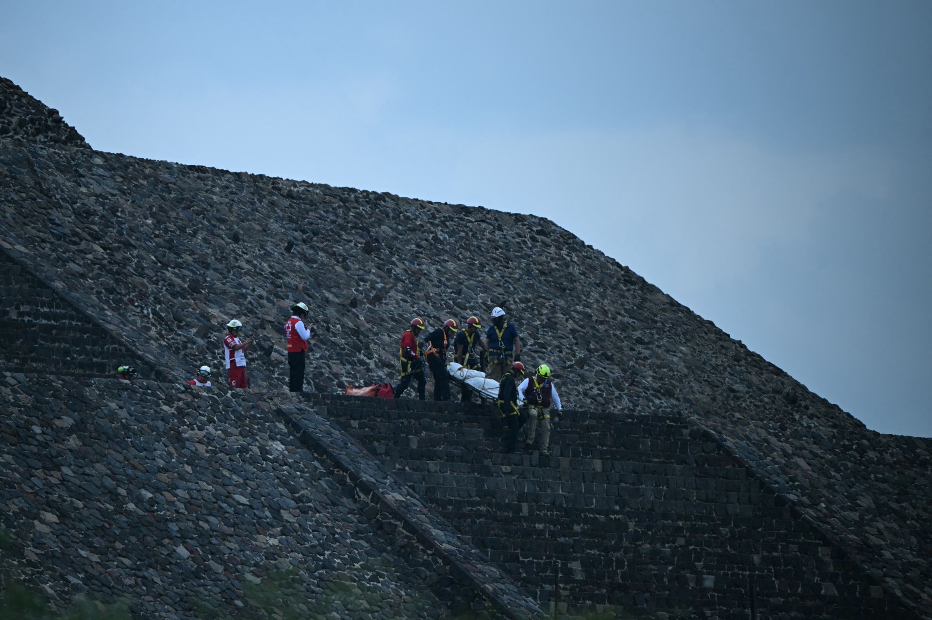Mexique: une touriste tuée et plusieurs autres blessés par des tirs sur une pyramide