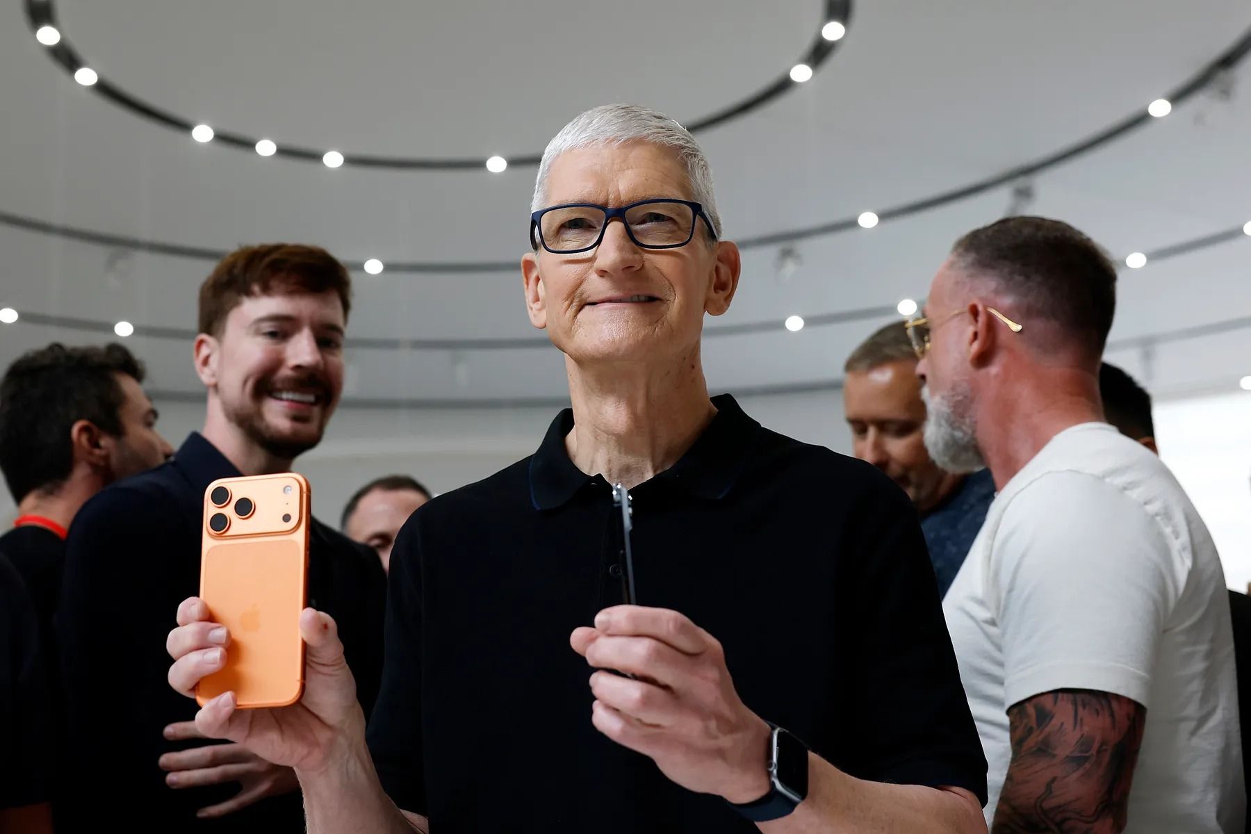 Surprise chez Apple, Tim Cook remplacé à la direction après 15 ans de mandat