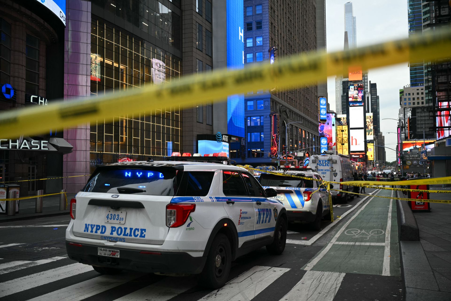 New York: une femme tuée par la police après avoir poignardé des passants, faisant un mort