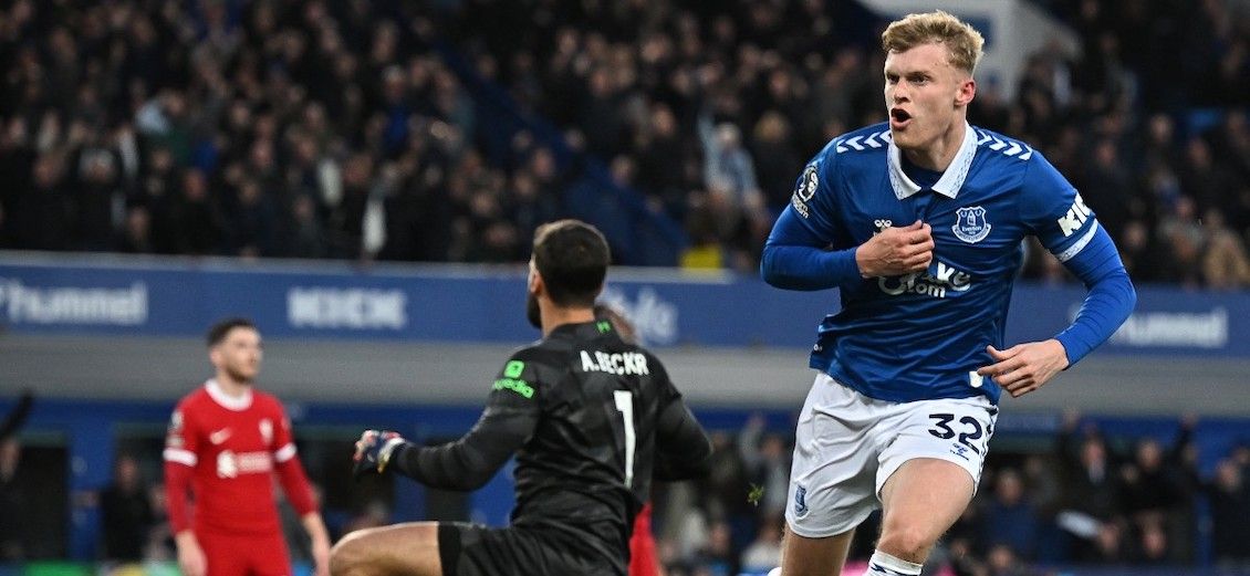 Liverpool dérape à Everton, le titre semble s'éloigner