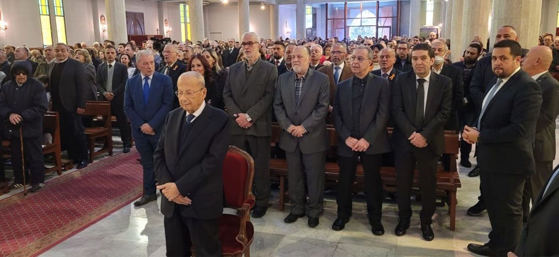 Aoun participe à la messe de Saint-Joseph à Haret-Hreik