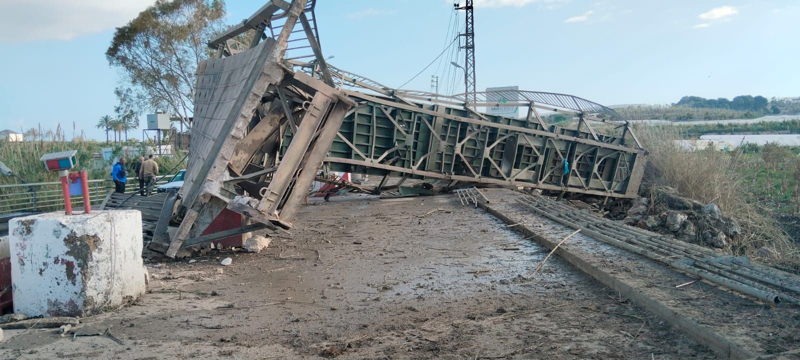 Journée de deuil au Liban, nouvelles frappes sur le Sud