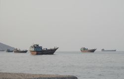 Un pétrolier touché par de multiples projectiles au large du Qatar, des victimes 