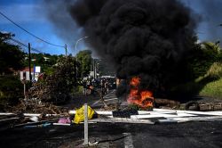 Violences et tirs sur les forces de l'ordre aux Antilles françaises