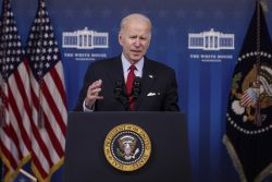 Biden puise dans les réserves stratégiques pour faire baisser le prix du brut