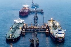 La production mondiale de pétrole à un niveau record en août, selon l'AIE