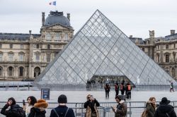 France: des salles fermées au musée du Louvre après une fuite d'eau