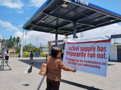 Le prix de l'essence atteint 4 dollars le gallon aux États-Unis, au plus haut depuis 2022