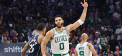 Finale NBA: Boston contient Dallas 106-99 et mène 3-0, à un succès du titre