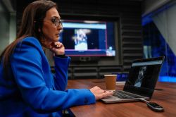 Depuis Londres et sous les menaces, la chaîne Iran International veut «montrer la vérité» sur la répression