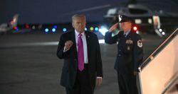 Honneurs royaux et fractures: la visite très attendue de Donald Trump à Londres