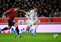 Bleus: Mbappé sur tous les fronts, Pavard en difficulté