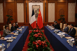 A Pékin, Macron en quête d'apaisement avec la Chine