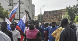 Niger: l'ambassade de France prise d'assaut par les manifestants