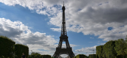 Alerte à la bombe: la tour Eiffel évacuée durant deux heures