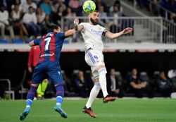 Benzema égale Raul, festival du Real contre Levante