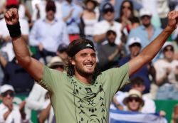 Tsitsipas lâche un set puis déroule à Rome