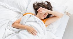 Pourquoi a-t-on l’impression de tomber avant de s’endormir?