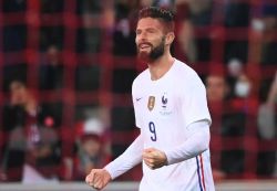 Le dossier Giroud encore en haut de la pile de Deschamps