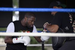 Boxe: Tyson et Mayweather devraient s'affronter sur le ring au printemps 2026