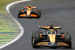 F1: doublé McLaren Norris-Piastri sur le sprint au Brésil, Verstappen 3e