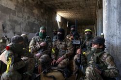 Syrie : Londres révoque le statut «d'organisation terroriste» du HTS