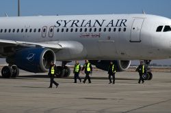 Damas : les vols reprennent sous le nouveau drapeau syrien