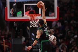 NBA: les Celtics dominent les Bulls grâce à un Tatum inarrêtable