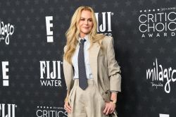 La cravate au féminin, entre accessoire de mode et symbole d'émancipation