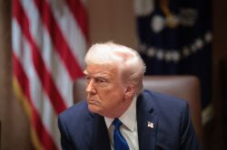 Trump signe un décret pour renforcer le contrôle des listes électorales