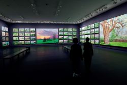 L’œuvre frémissante de vie de David Hockney à la Fondation Louis Vuitton Paris
