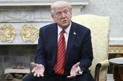 Trump, 100 jours plus tard : le président fidèle à lui-même, l’Amérique divisée