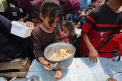 Gaza : 15 camions d’aide pillés, l’ONU dénonce une crise humanitaire \