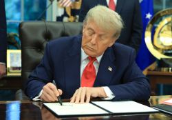 Trump va repousser officiellement au 1er août les droits de douane les plus punitifs
