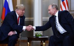 Trump veut tenir Poutine en respect et impliquer l'Ukraine dans de futures discussions