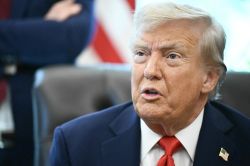 Trump veut restreindre la durée des visas des journalistes et étudiants étrangers