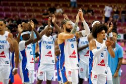Euro de basket: la France écrase l'Islande en attendant les 8es