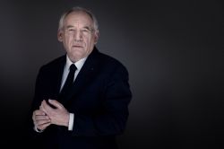 La France face à une nouvelle crise politique avec la chute attendue du gouvernement