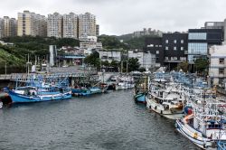 Le typhon Ragasa traverse le nord des Philippines, évacuations massives en Chine