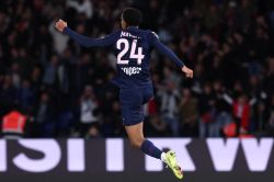 Ligue 1: le PSG surpris mais rescapé contre un excellent Strasbourg