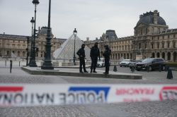 Louvre: les agents en grève, le musée restera fermé lundi