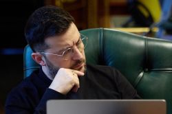 Ukraine: Zelensky rencontre le pape et prépare ses propositions