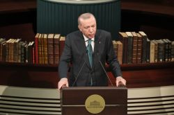 Erdogan: «Il faut mettre fin à cette guerre avant qu'elle n'embrase complètement la région»