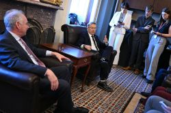 Des sénateurs républicains rejoignent les démocrates pour limiter les pouvoirs militaires de Trump au Venezuela