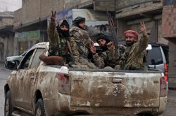 Accord entre Damas et les FDS: retrait des forces kurdes à l’est de l’Euphrate et cessez-le-feu immédiat