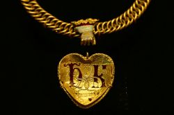 Le pendentif «Cœur Tudor» du mariage d’Henry VIII rejoint la collection permanente du British Museum