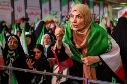 Iran: hommages aux victimes de la répression et slogans contre le pouvoir dans plusieurs villes