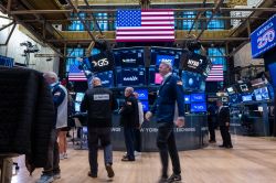 Moyen-Orient: les marchés financiers se retournent brutalement après des propos de Trump sur l’Iran