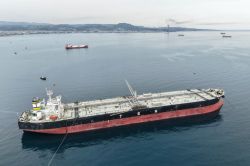 Un premier pétrolier sud-coréen contourne le détroit d'Ormuz par la mer Rouge